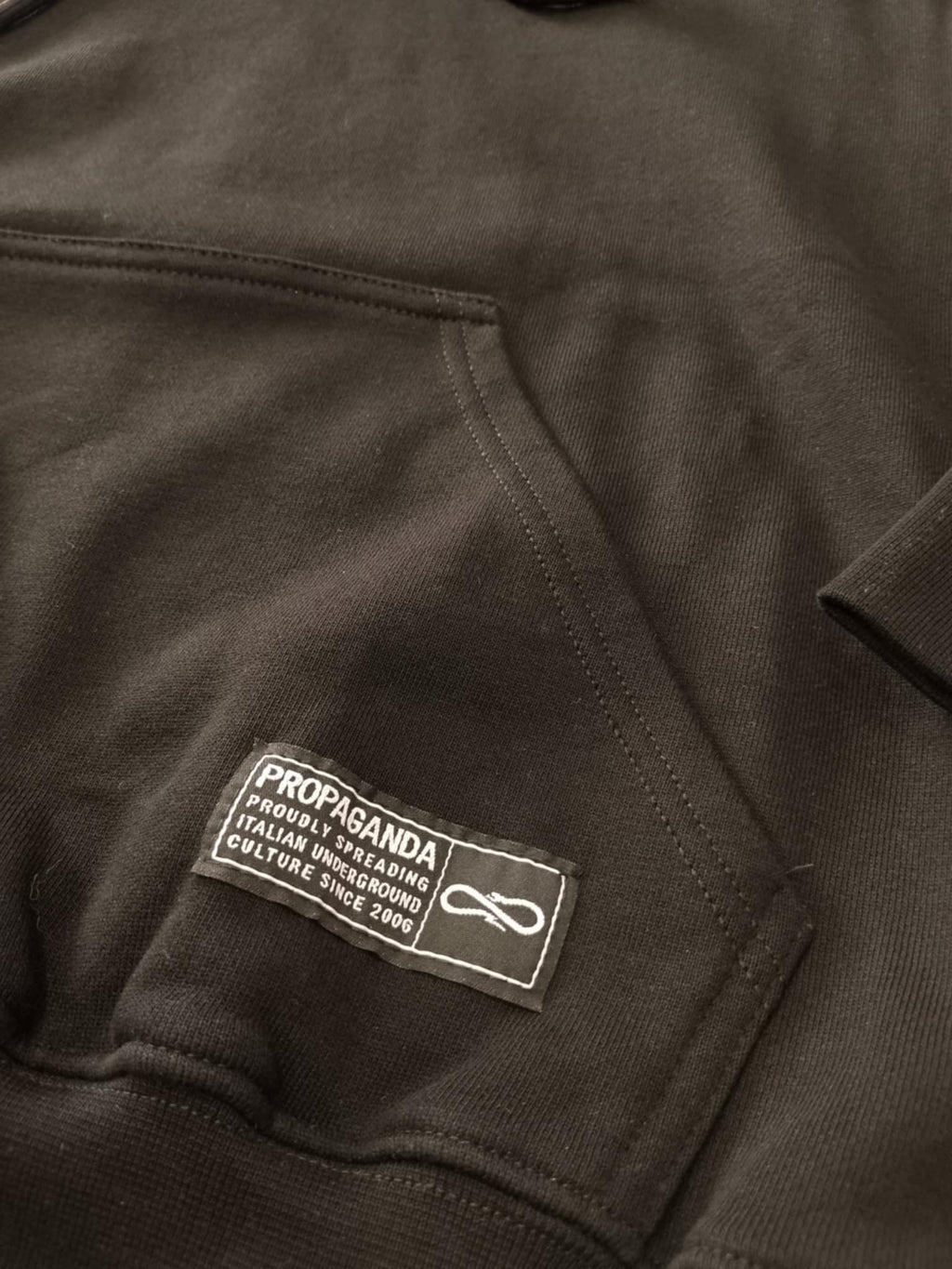 FELPA CAPP PROPAGANDA LABEL