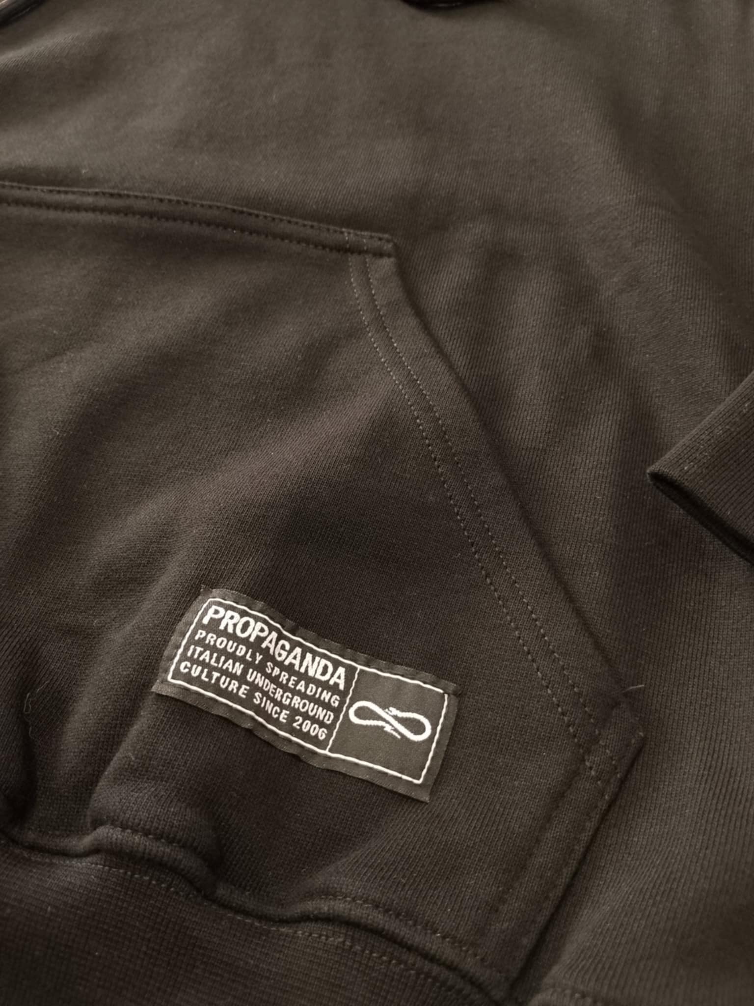 FELPA CAPP PROPAGANDA LABEL