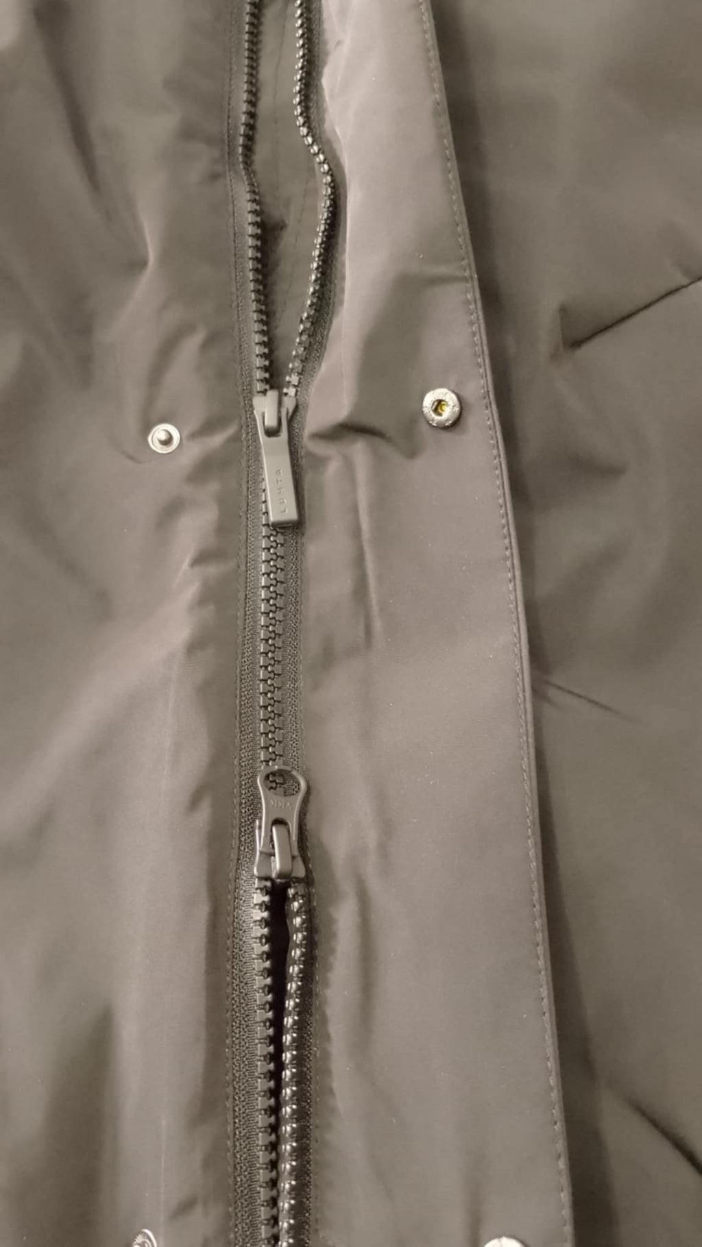 giubbotto Lutha tecnico con zip e bottoni nero